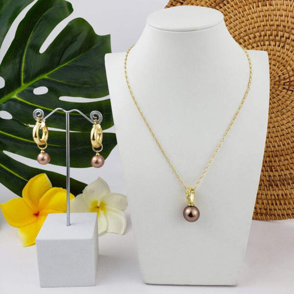 Simple Shell Pearl Earrings And Necklace Set - Image 4