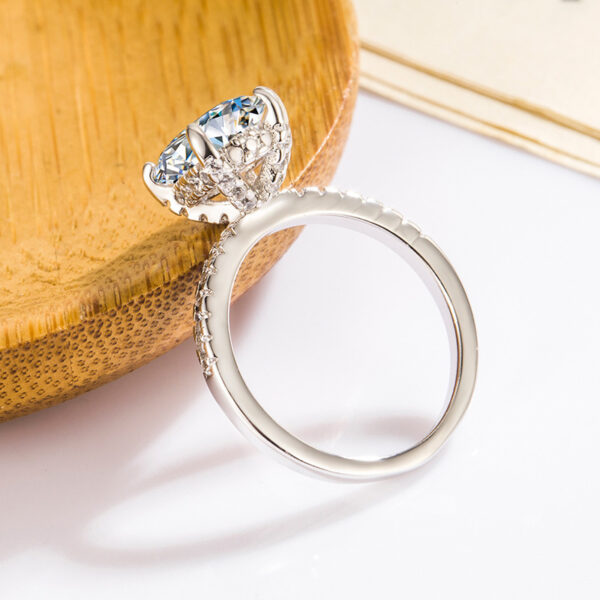 Moissanite Ring Oval Egg-shaped Big Diamond - Image 3